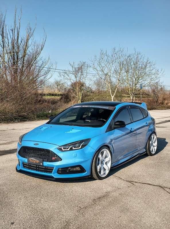 Usata Ford Focus ST 185 CV (136 kW) 2016 Berlina