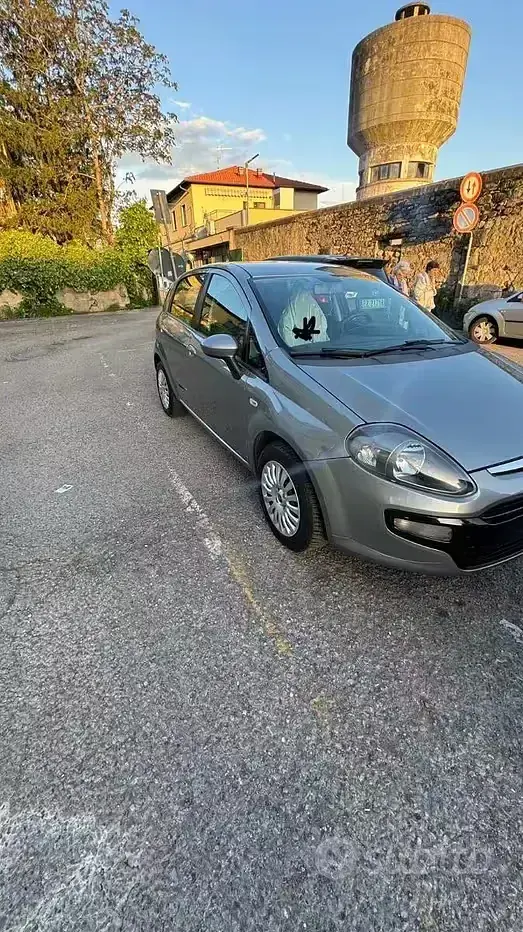 Usata Fiat Punto 69 CV (50 kW) 2011 Grigio Utilitaria