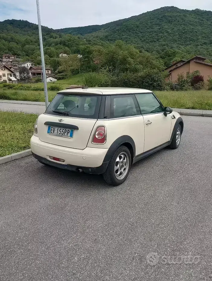 Usata Mini ONE 75 CV (55 kW) 2014 Bianco Utilitaria
