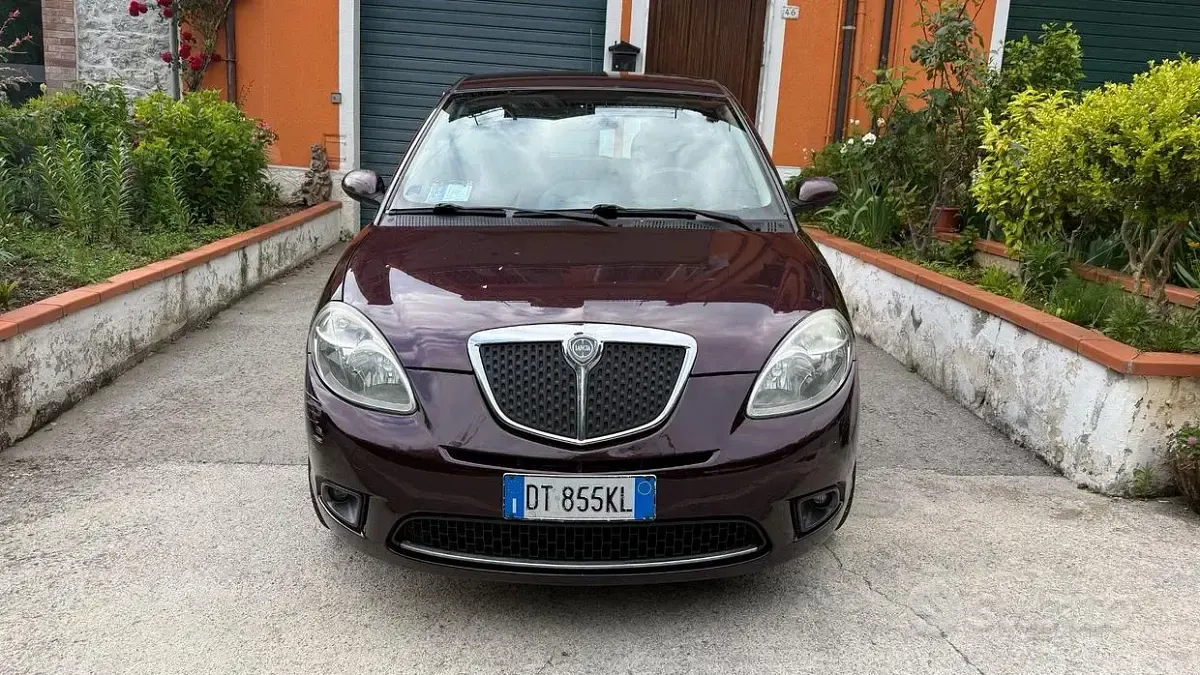 Usata Lancia Ypsilon 75 CV (55 kW) 2009 Grigio Utilitaria