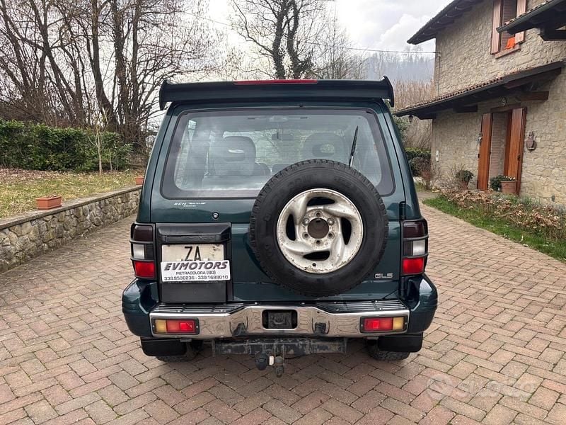 Usata Mitsubishi Pajero 100 CV (73 kW) 1998 Verde SUV