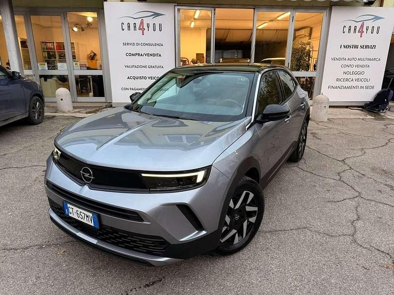 Argento Usata 2024 Opel Mokka SUV | 16.900 € (Ottimo prezzo) - Immagine 1/4