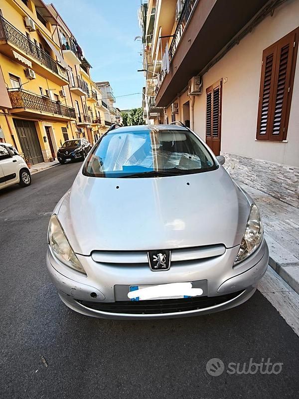 Usata 2004 Peugeot 307 Tre volumi | 950 € (Ottimo prezzo) - Immagine 1/4