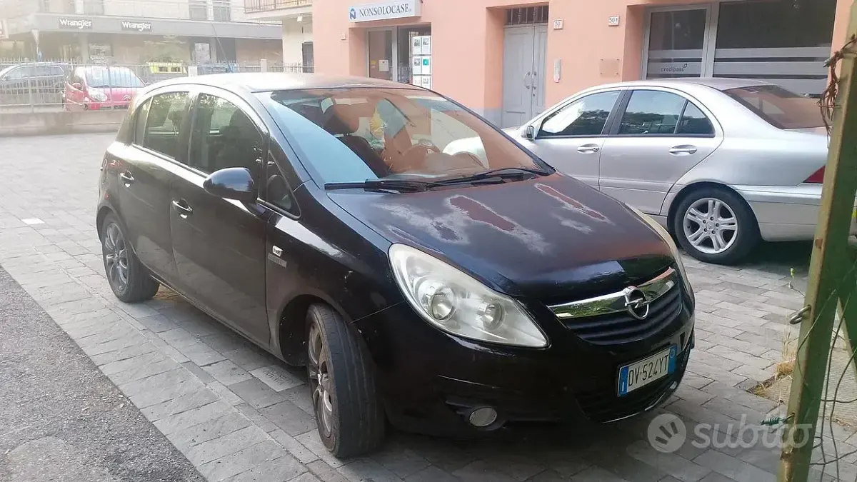 Usata Opel Corsa 80 CV (58 kW) 2009 Nero Utilitaria