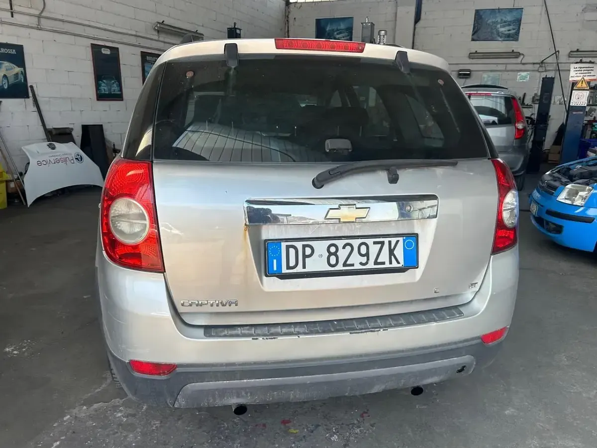 Begagnad Chevrolet Captiva 150 HK (110 kW) 2008 Silver SUV