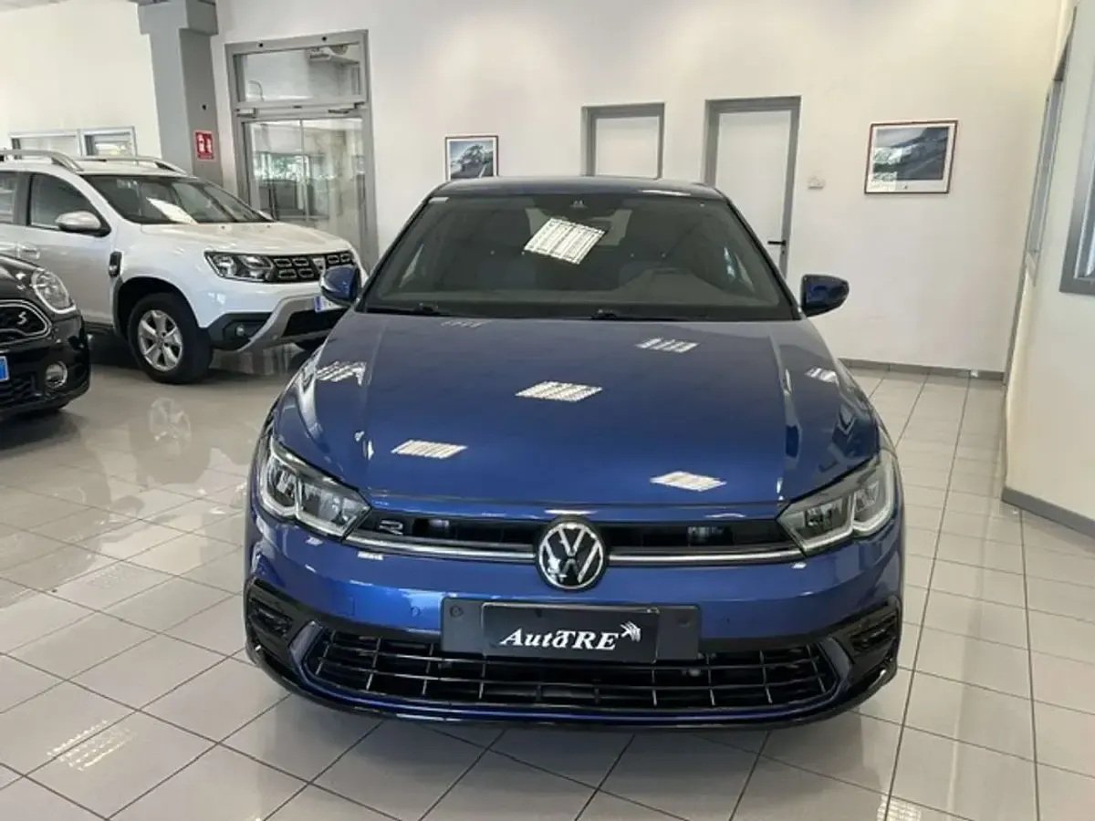 Usata VW Polo R-line 110 CV (80 kW) 2022 Blu/azzurro Utilitaria