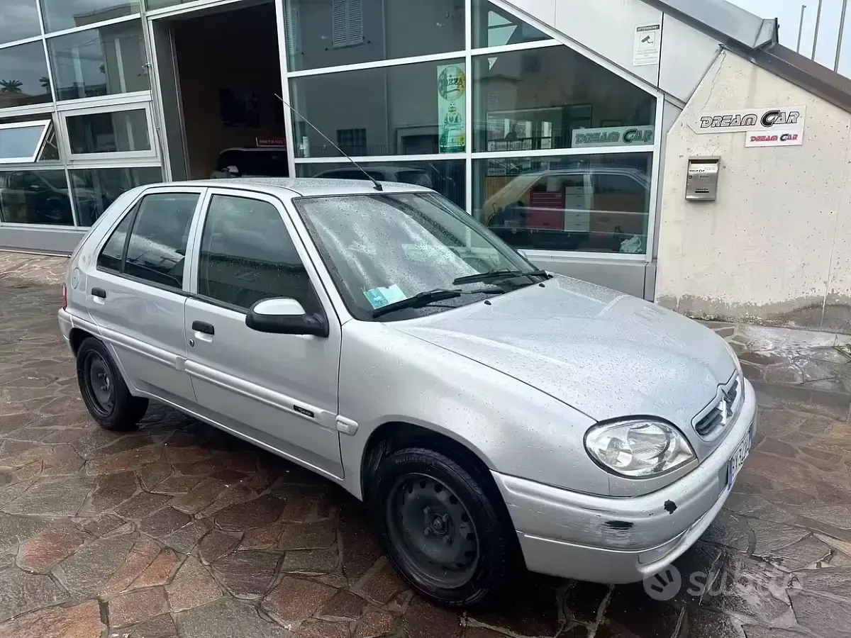 Usata Citroën Saxo 57 CV (41 kW) 2002 Grigio Utilitaria