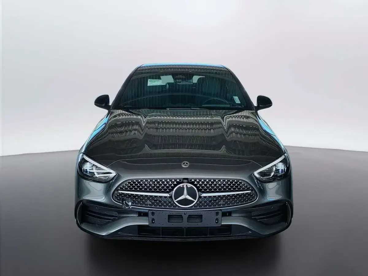 Nuova Mercedes C220 200 CV (147 kW) 2026 Grigio selenite metallizzato