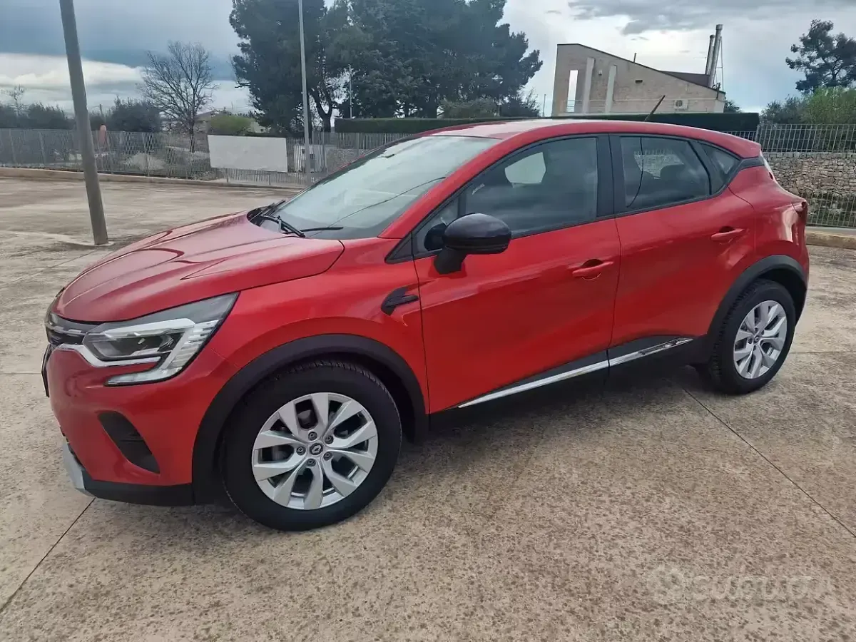 Usata Renault Captur 116 CV (85 kW) 2020 Rosso SUV