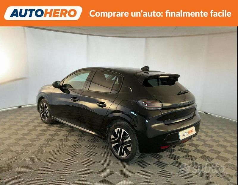 Usata Peugeot 208 Allure 101 CV (74 kW) 2025 Nero Utilitaria