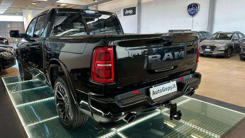 Usata Dodge Ram Limited 540 CV (397 kW) 2024 Nero Pick-up