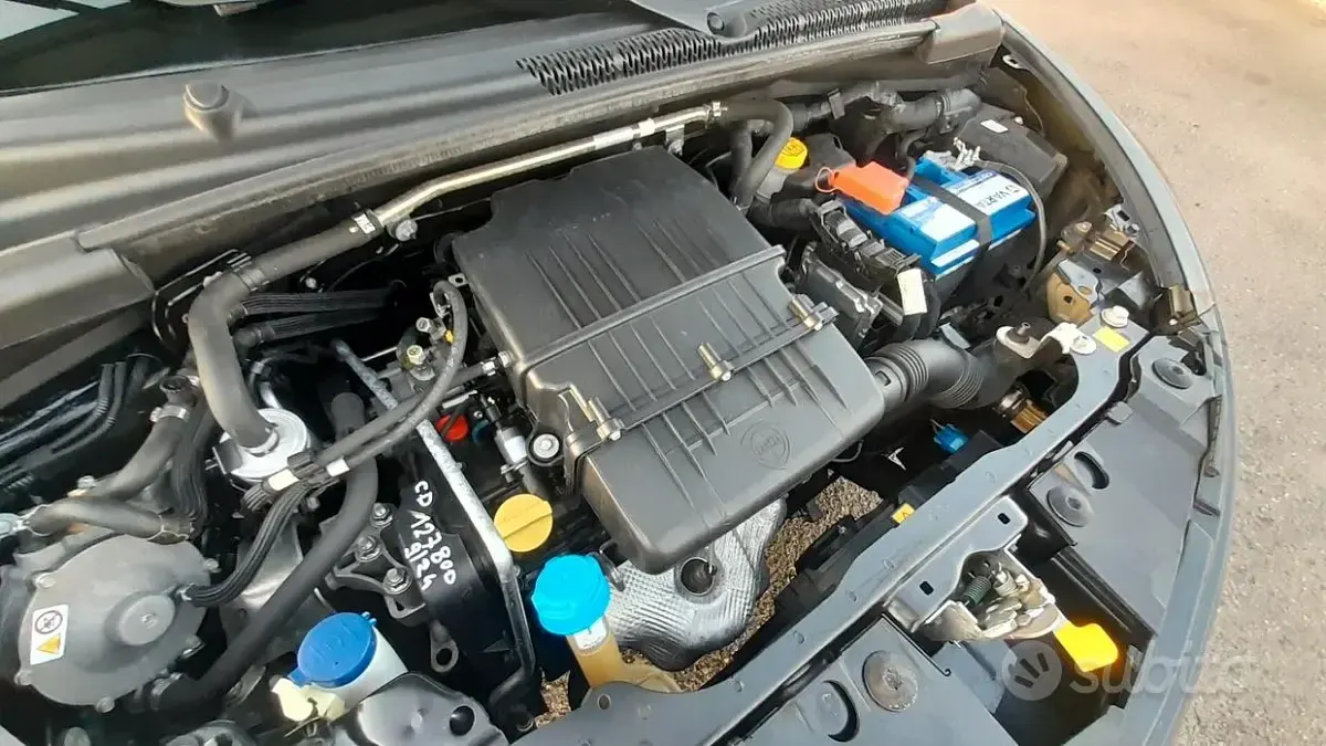 Usata Lancia Ypsilon 69 CV (50 kW) 2017 Nero Utilitaria