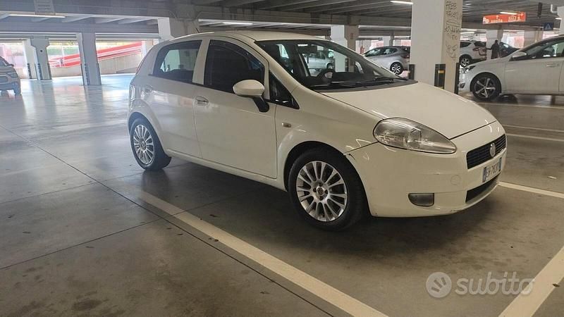 Usata Fiat Grande Punto S 75 CV (55 kW) 2011 Bianco Utilitaria