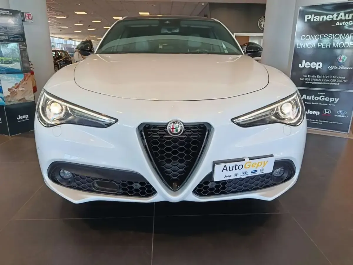 Usata Alfa Romeo Stelvio Veloce 209 CV (153 kW) 2022 Bianco SUV