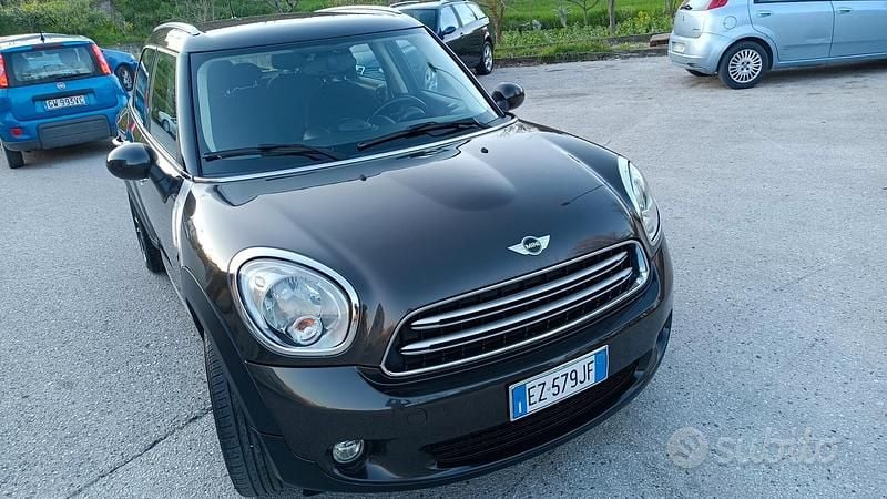Usata Mini Cooper Countryman 111 CV (81 kW) 2015 Marrone SUV