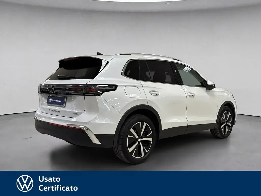 Usata VW Tiguan Elegance 150 CV (110 kW) 2024 Bianco / pastello SUV