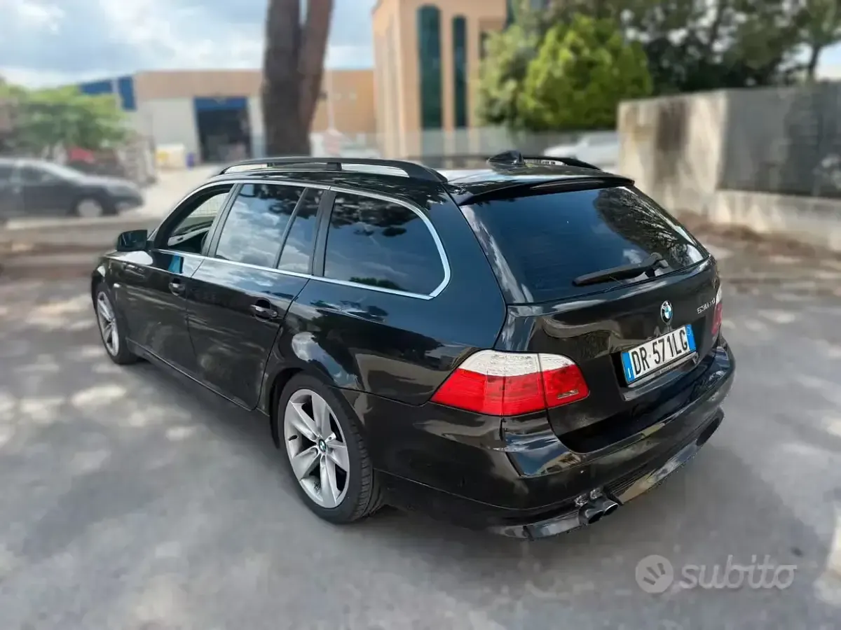 Usata BMW 530 235 CV (172 kW) 2008 Nero Station wagon