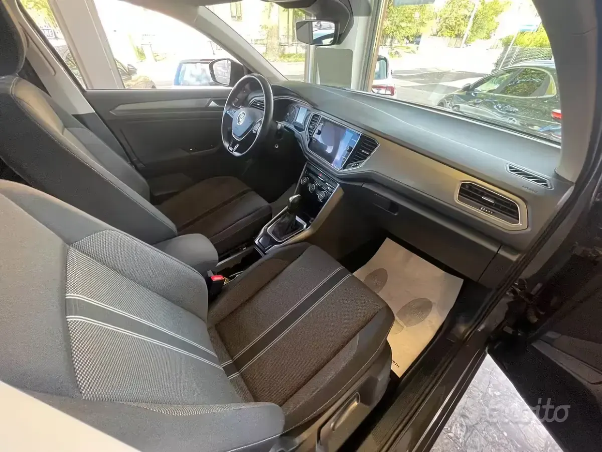 Usata VW T-Roc Business 150 CV (110 kW) 2022 Grigio SUV