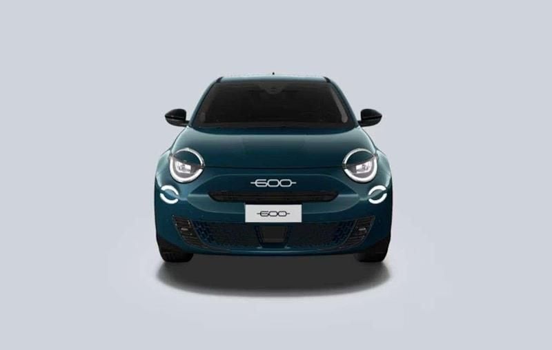 Nuova Fiat 600 La Prima 101 CV (74 kW) 2026 Verde mare metallizzato SUV