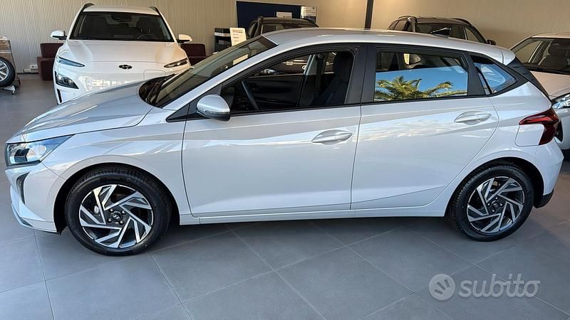 Nuova Hyundai i20 78 CV (57 kW) 2025 Grigio Berlina