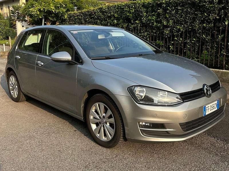 Usata VW Golf Sportsvan 110 CV (80 kW) 2016 Grigio Monovolume