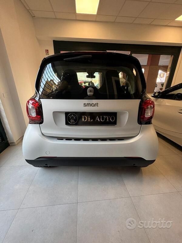 Usata Smart ForTwo Coupé 71 CV (52 kW) 2018 Utilitaria
