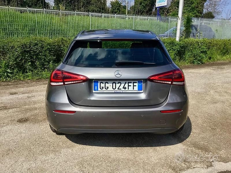 Usata Mercedes A180 Executive 116 CV (85 kW) 2019 Grigio Berlina