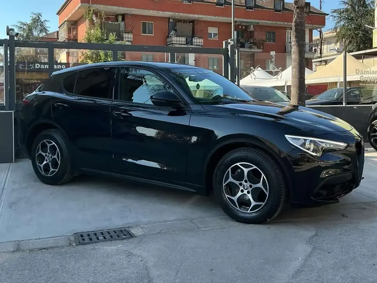 Usata Alfa Romeo Stelvio Business 160 CV (117 kW) 2022 Nero SUV
