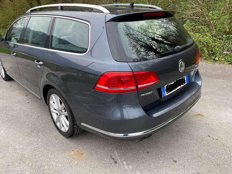 Usata VW Passat Highline 140 CV (102 kW) 2011 Grigio Station wagon