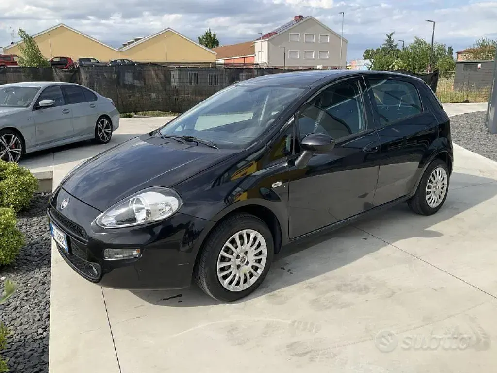 Usata Fiat Punto Street 69 CV (50 kW) 2013 Nero Utilitaria