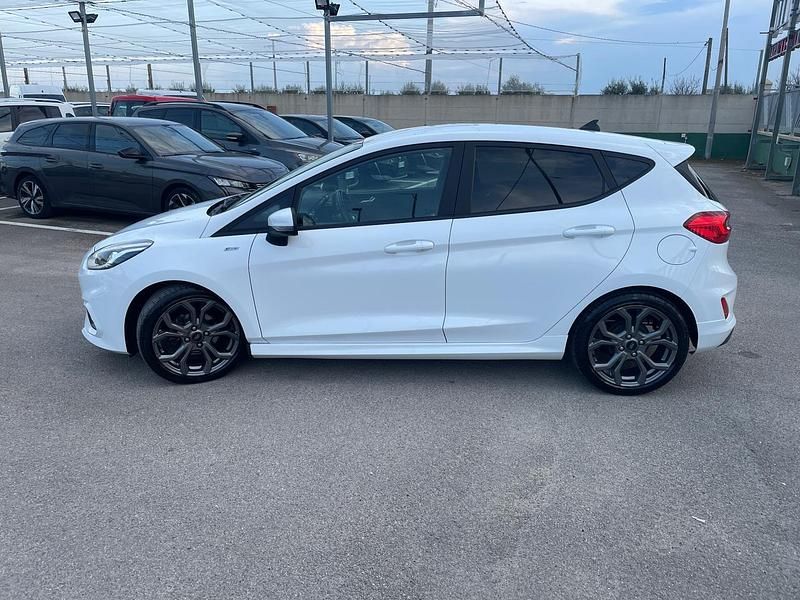 Usata Ford Fiesta ST-Line 125 CV (91 kW) 2021 Bianco Utilitaria