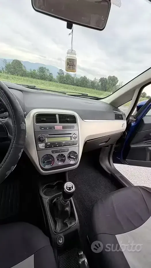 Usata Fiat Grande Punto 77 CV (56 kW) 2006 Blu Utilitaria