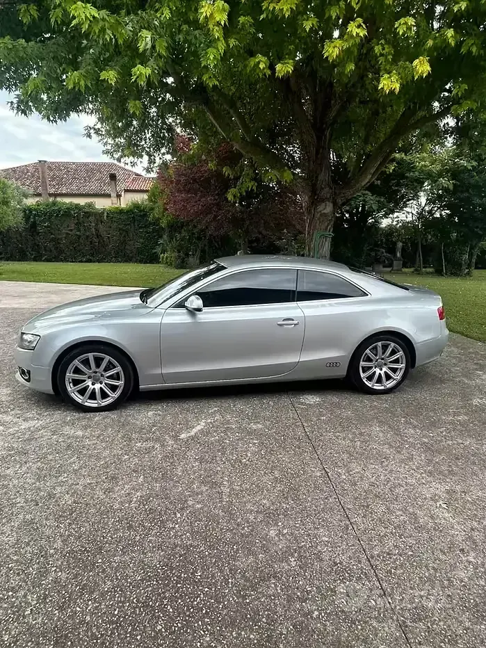 Usata Audi A5 170 CV (125 kW) 2011 Grigio Coupé