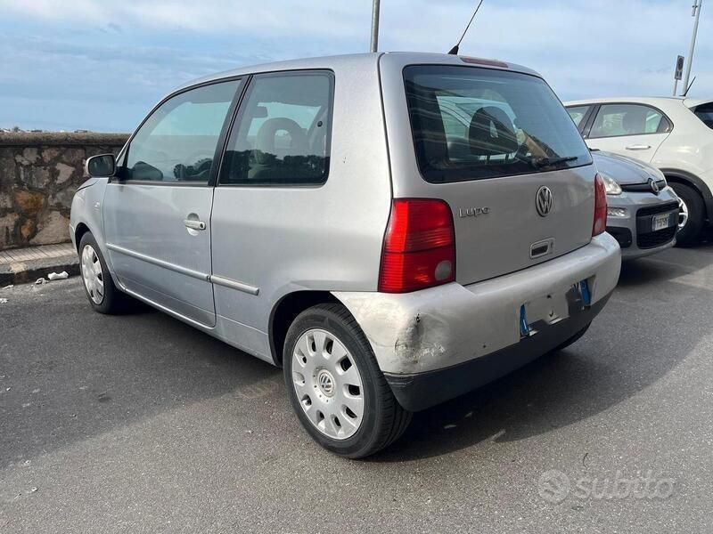 Usata VW Lupo 75 CV (55 kW) 2004 Grigio Utilitaria