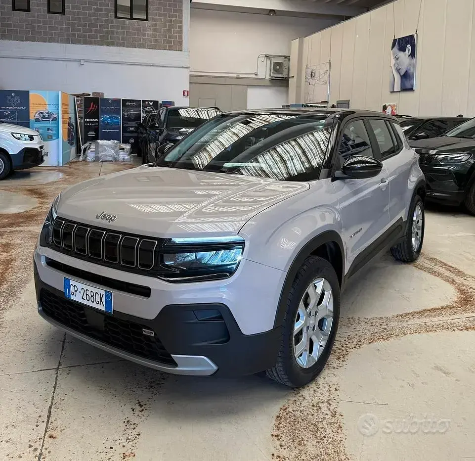 Usata Jeep Avenger Summit 101 CV (74 kW) 2023 Beige SUV