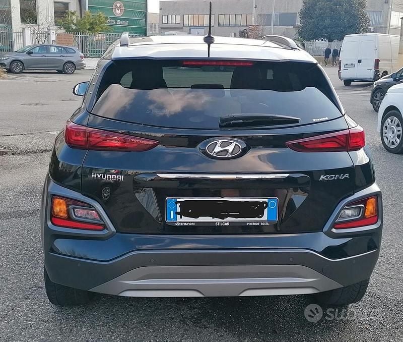 Usata Hyundai Kona Xpossible 116 CV (85 kW) 2018 Nero SUV