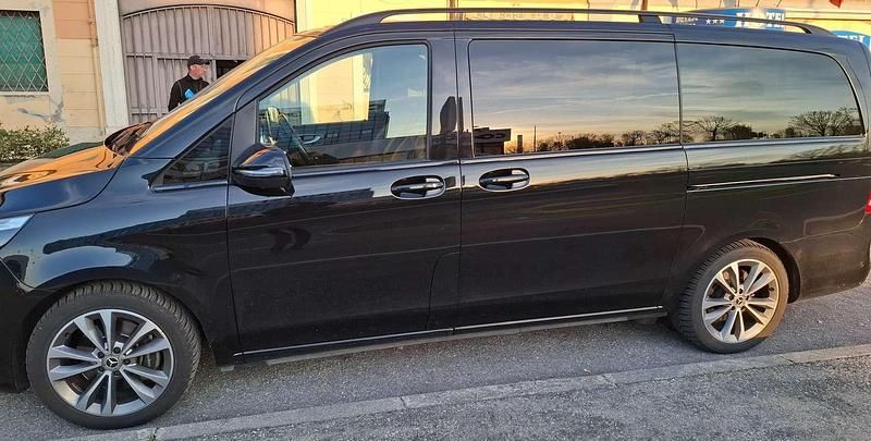 Usata Mercedes V250 Premium 190 CV (139 kW) 2021 Nero Monovolume