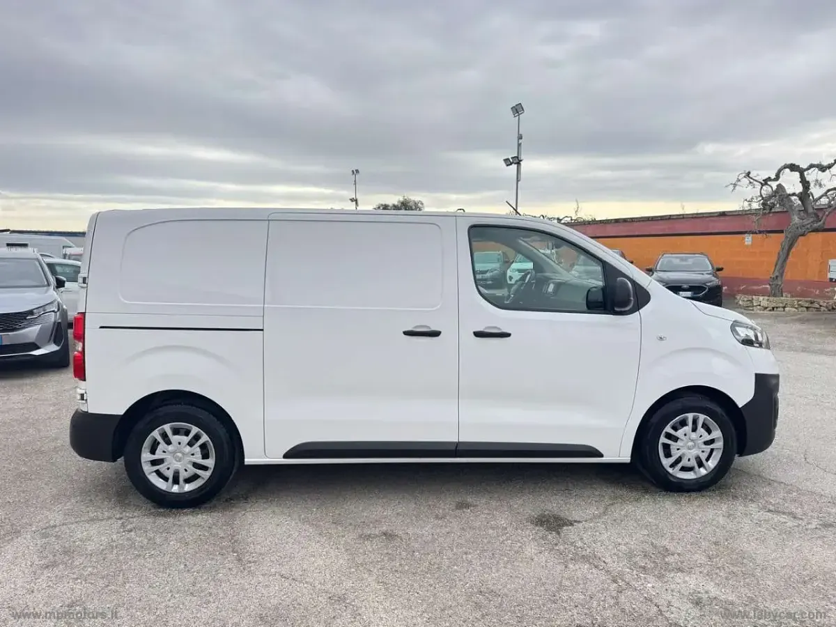 Usata Opel Vivaro Enjoy 120 CV (88 kW) 2020 Bianco Monovolume