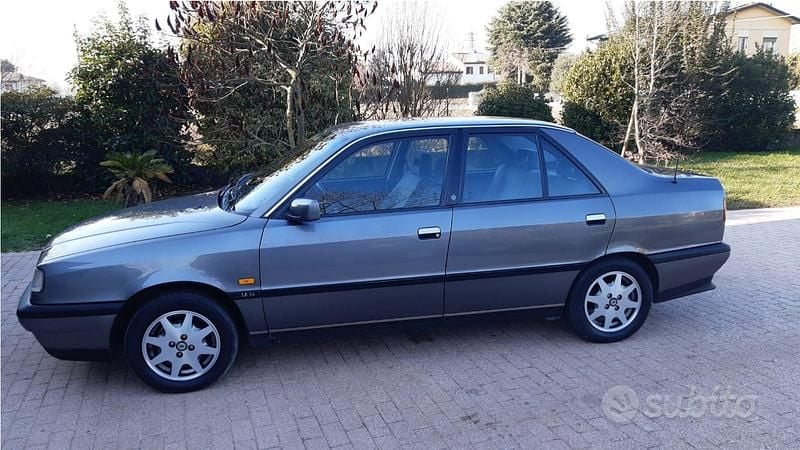 Usata Lancia Dedra 88 CV (64 kW) 1992 Grigio Berlina
