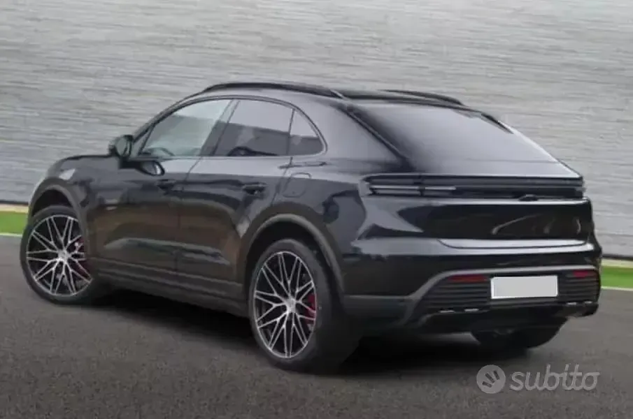 Usata Porsche Macan 379 kW (516 CV) 2026 Nero SUV