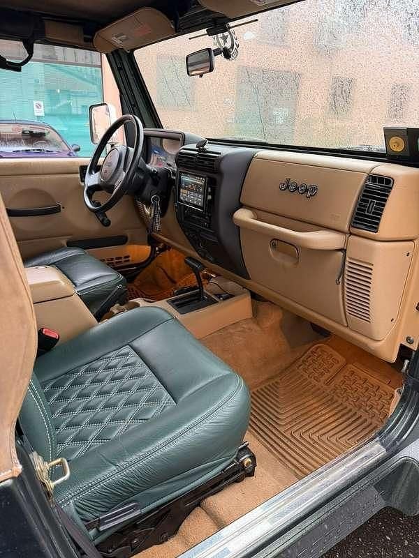 Begagnad Jeep Wrangler Sport 177 HK (130 kW) 1997 SUV