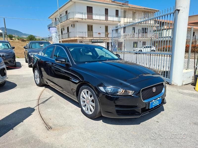 Usata Jaguar XE Prestige 180 CV (132 kW) 2016 Nero Berlina