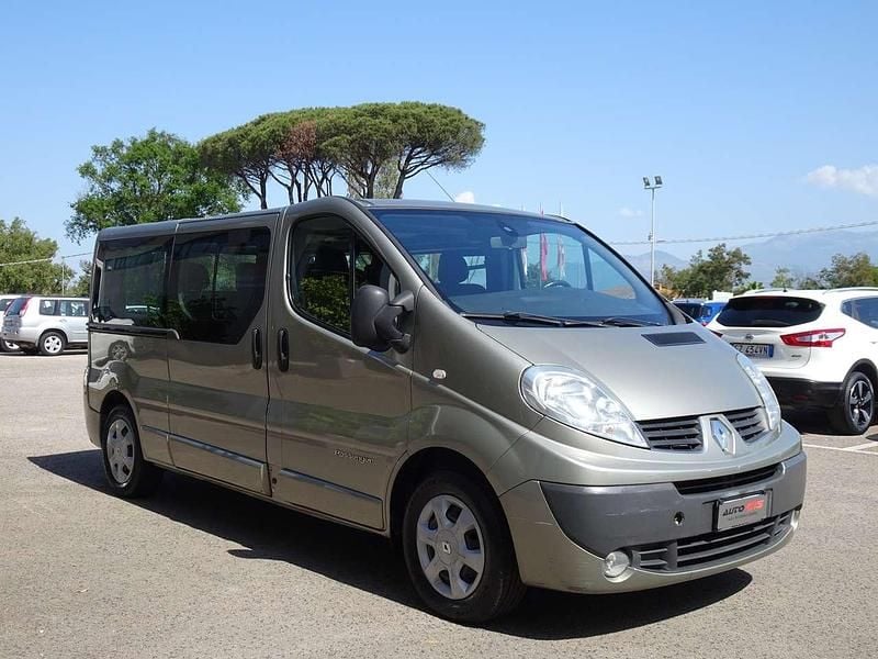 Usata Renault Trafic Luxe 145 CV (106 kW) 2010 Grigio Monovolume