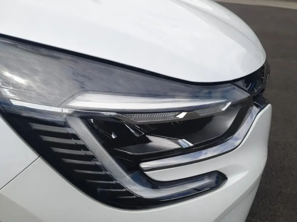 Usata Renault Captur Intens 101 CV (74 kW) 2023 Bianco SUV