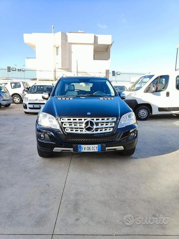 Nero Usata 2009 Mercedes ML350 SUV | 8000 € (Ottimo prezzo) - Immagine 1/4