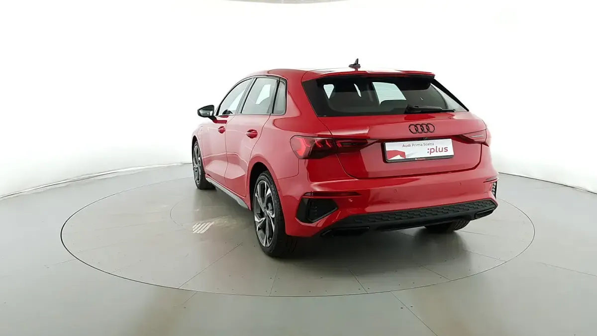 Usata Audi A3 S-Line 150 CV (110 kW) 2022 Rosso Berlina