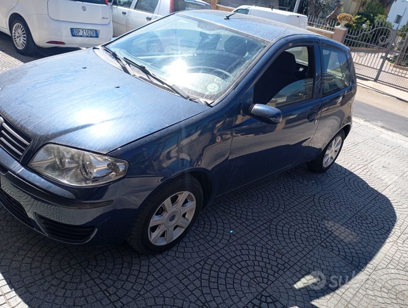 Usata Fiat Punto 69 CV (50 kW) 2003 Blu Utilitaria