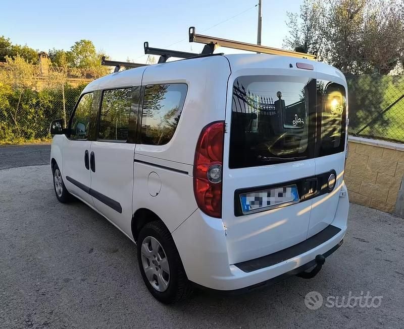 Usata Fiat Doblò Emotion 105 CV (77 kW) 2010 Bianco Monovolume
