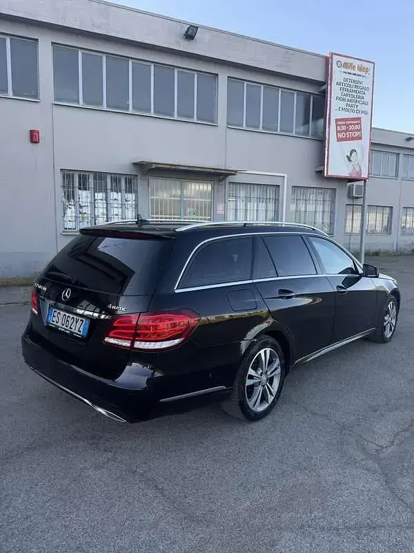 Usata Mercedes E250 Premium 204 CV (150 kW) 2014 Nero Station wagon