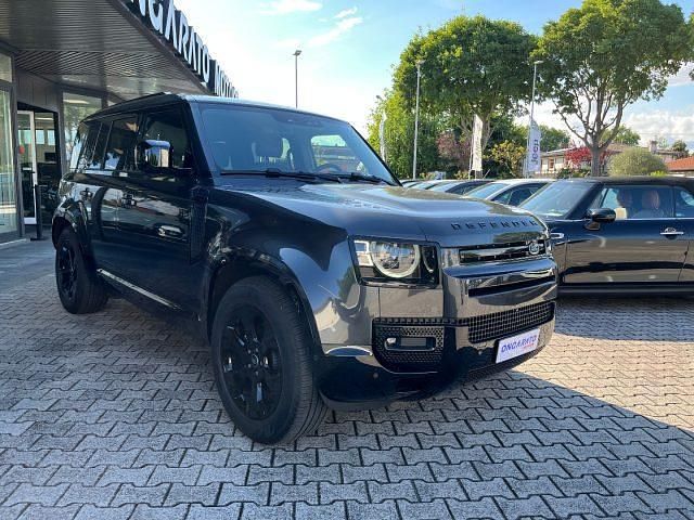 Usata Land Rover Defender SE Dynamic 200 CV (147 kW) 2024 Grigio SUV